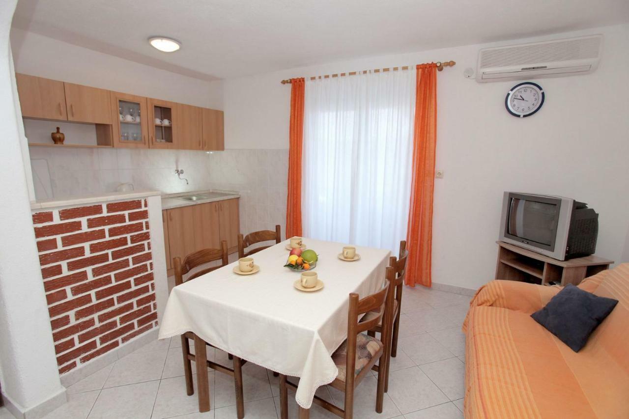 Apartments Maja - Sea View Trogir Exterior foto