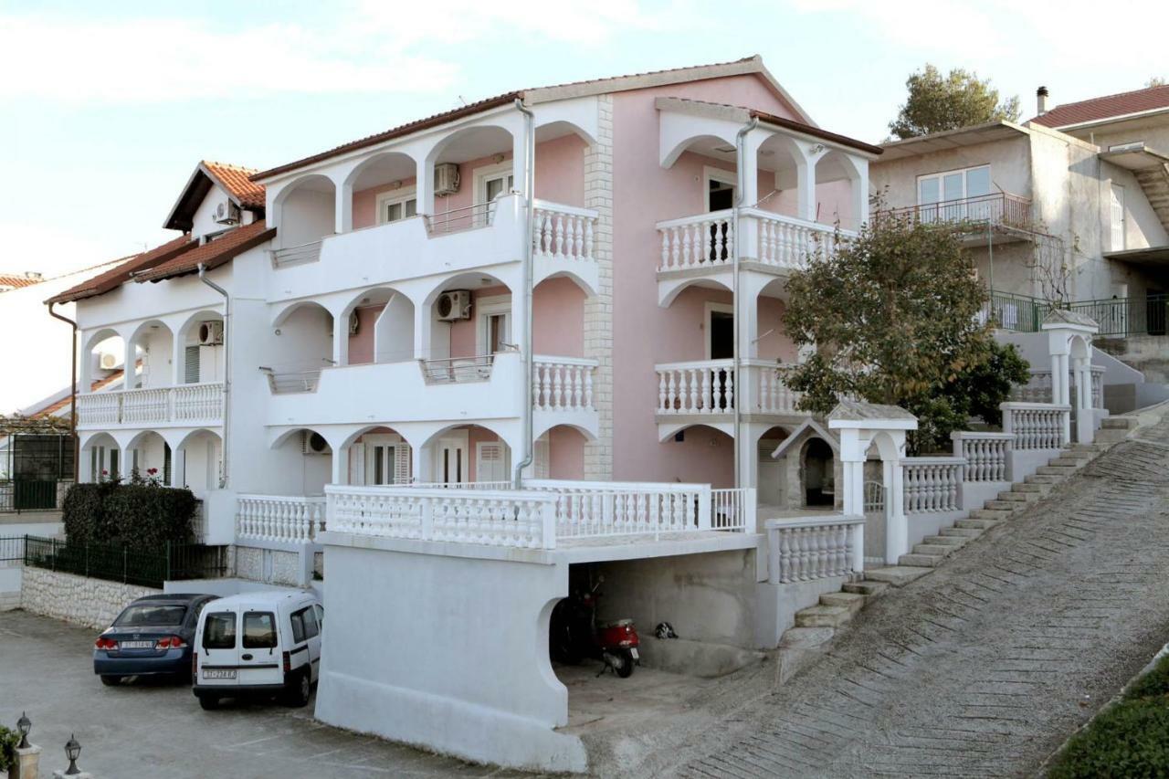 Apartments Maja - Sea View Trogir Exterior foto